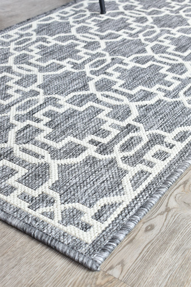Affordable and Durable Alaska Grey Cream Polypropylene Rug for Indoor and Outdoor Use