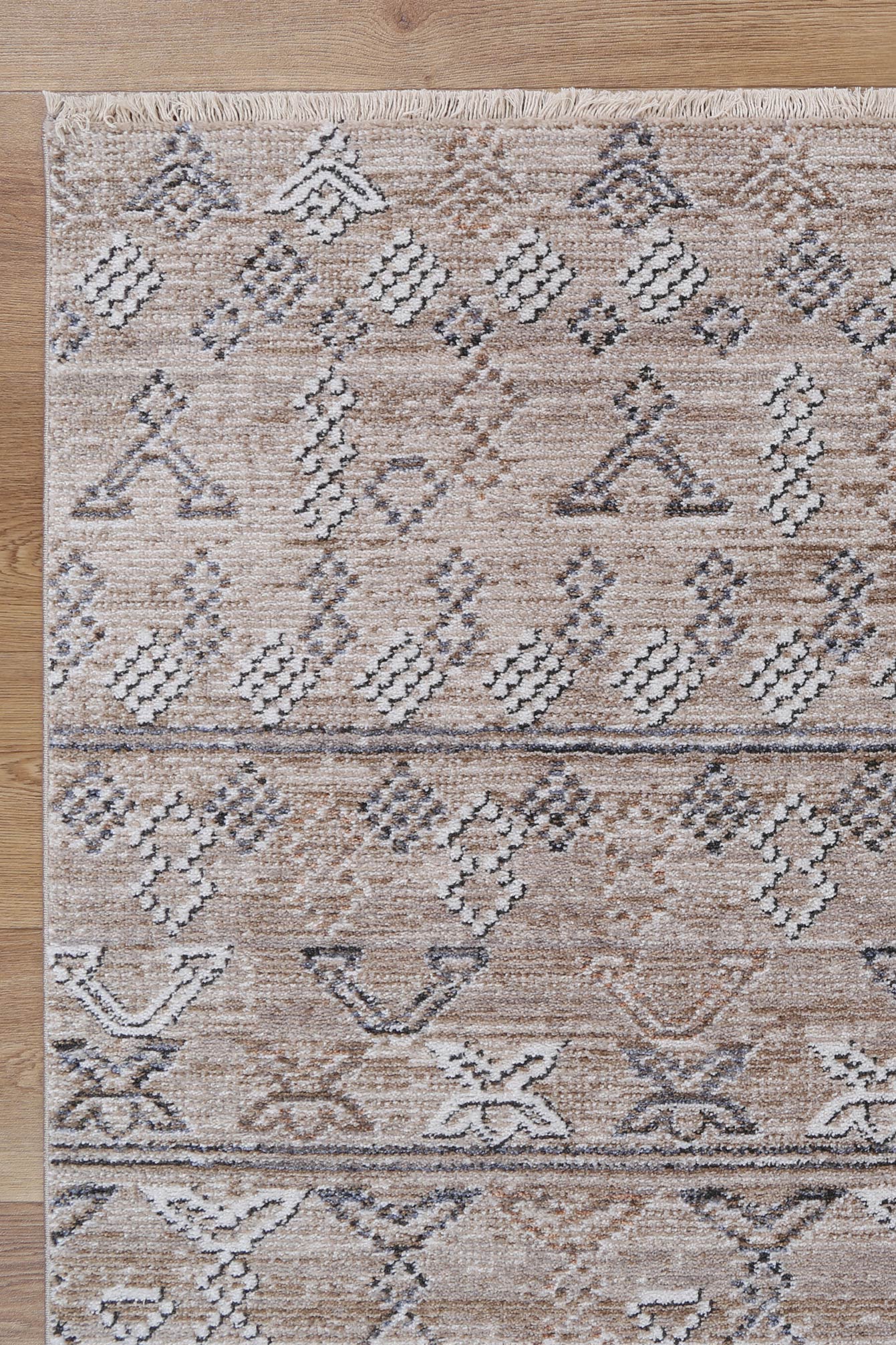 Amazing Annapolis Sivas Ash Tribal-Style Soft Floor Rug for Any Room