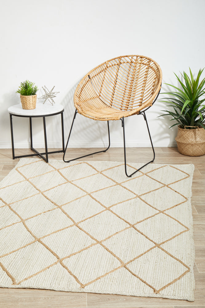 Noosa 222 Glowing White Hand - Braided Jute Rug for Home Decor