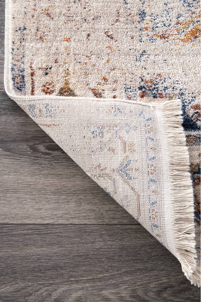 Hot! Heriz Ivory Rug with Timeless Design