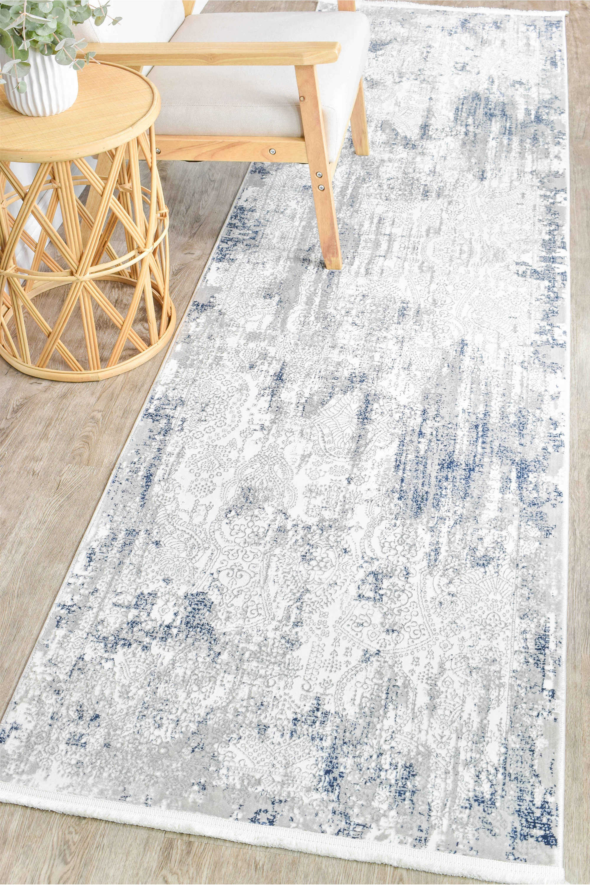 Harmonia White Belle Runner Rug - Soft Elegance for Your Home