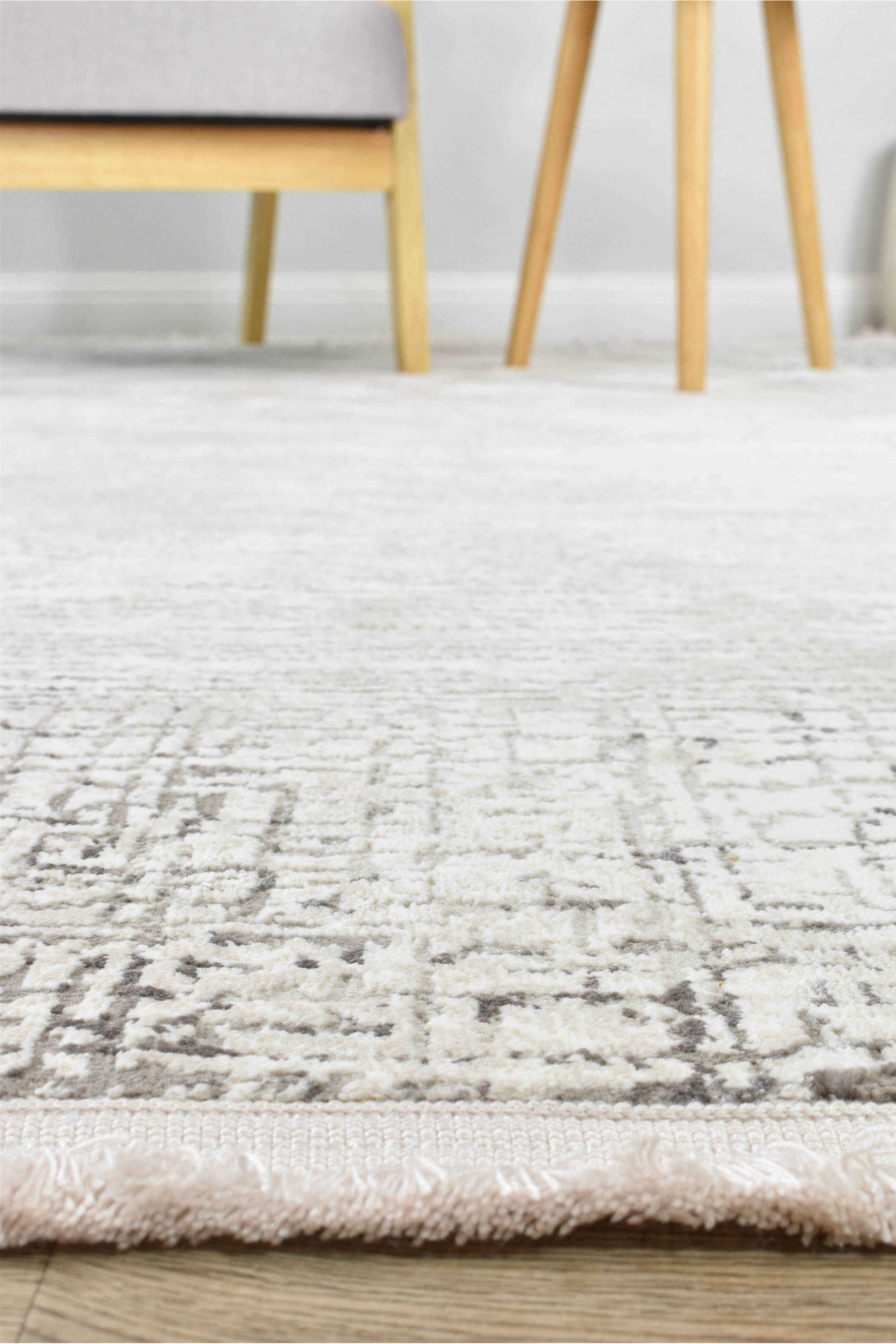 Amara 25420A Beige Elegant Non - shedding Cozy Rug