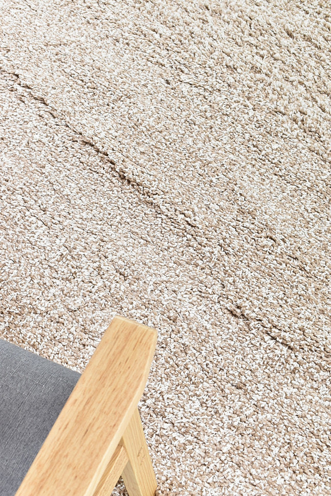 Soft and Dense Palma Beige Polypropylene Rug with 45mm Pile