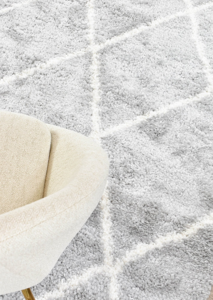 Grey Palermo Shaggy Machine-Made Rug 1562A - Easy Care and Stylish Home Addition