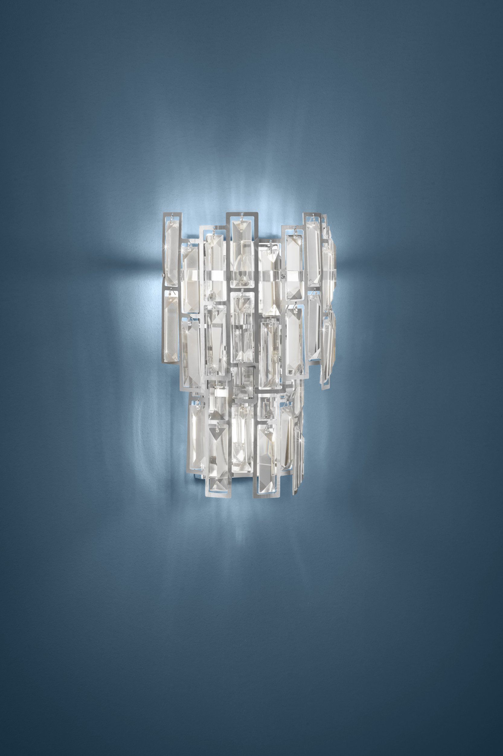 Luxurious CALMEILLES 1 Chrome Wall Light with Stunning Crystals