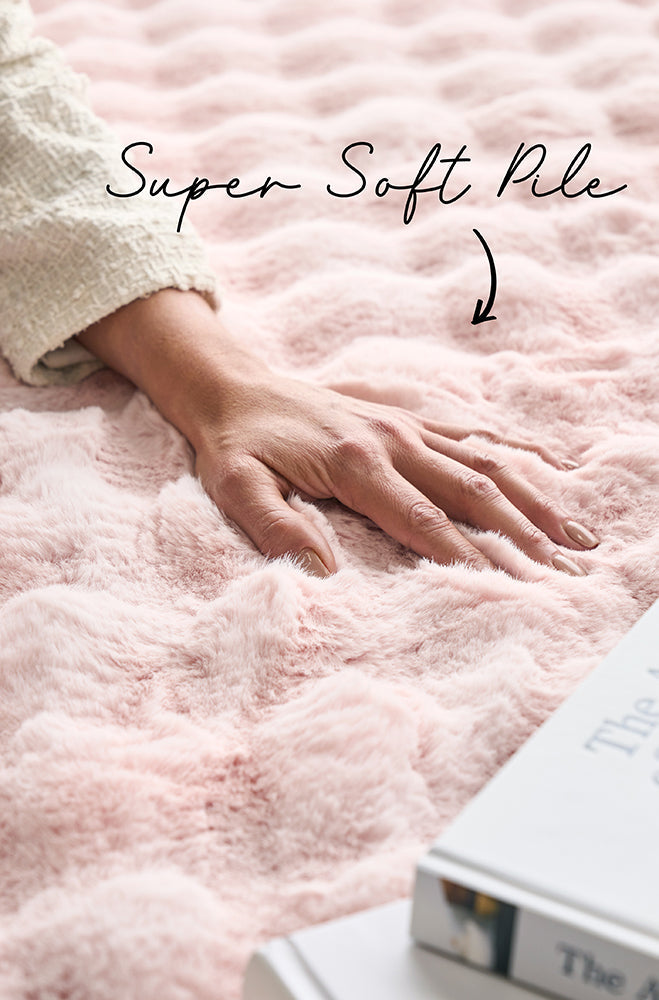 Exclusive Machine Washable Bubble Blush Round Rug - Perfect for Any Space