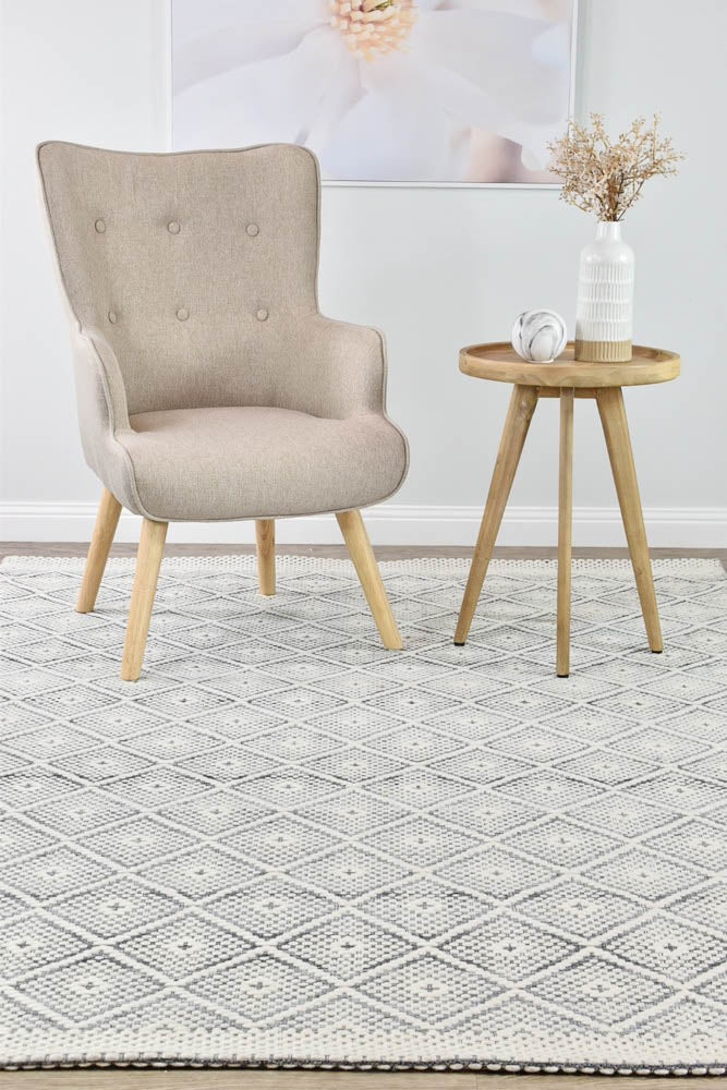 Exclusive Collins Wool and Viscose Hand-Woven Soapstone Rug - Ideal for Any Living Area