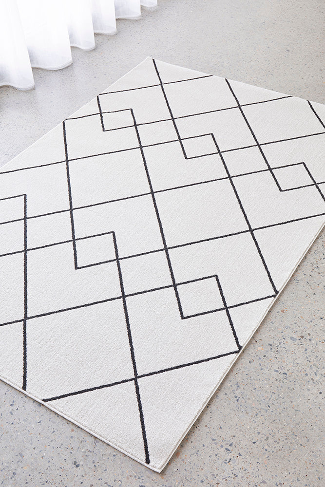 Paradise Diego Power Loomed Polypropylene Rug - Modern Design with Overlapping Diamonds