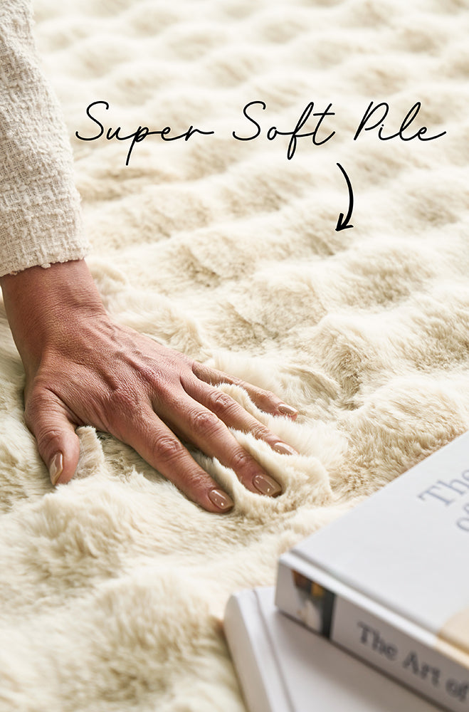 Machine-Washable Bubble Natural Round Rug: Luxury and Whimsy Combined