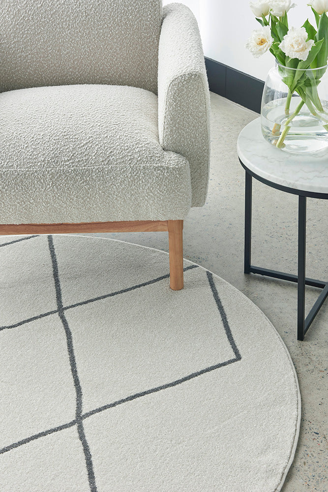Power Loomed Polypropylene Paradise Lola Round Rug from Turkey