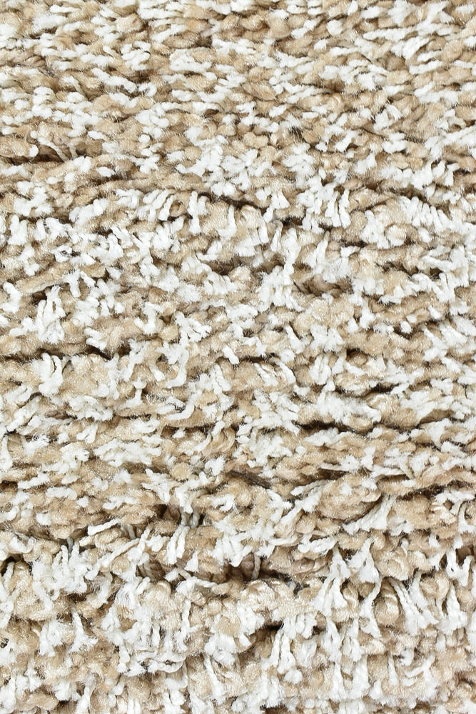 Soft and Dense Palma Beige Polypropylene Rug with 45mm Pile