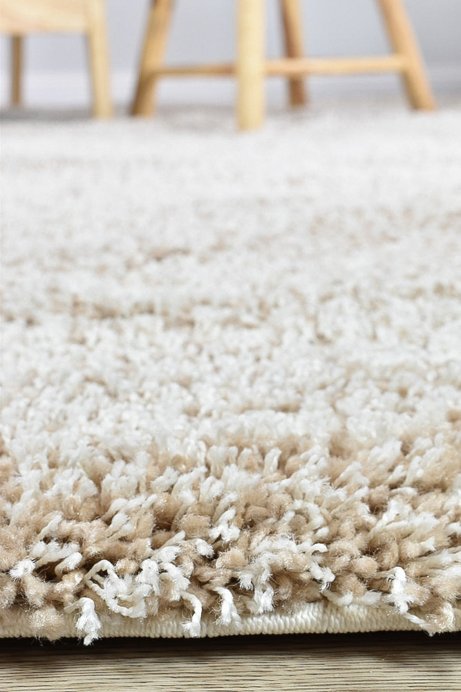 Soft and Dense Palma Beige Polypropylene Rug with 45mm Pile
