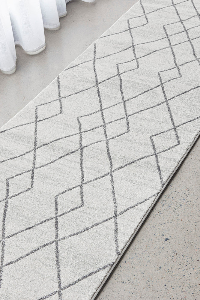 Hot Sale! Paradise Gina Polypropylene Power - Loomed Runner Rug for Living Spaces