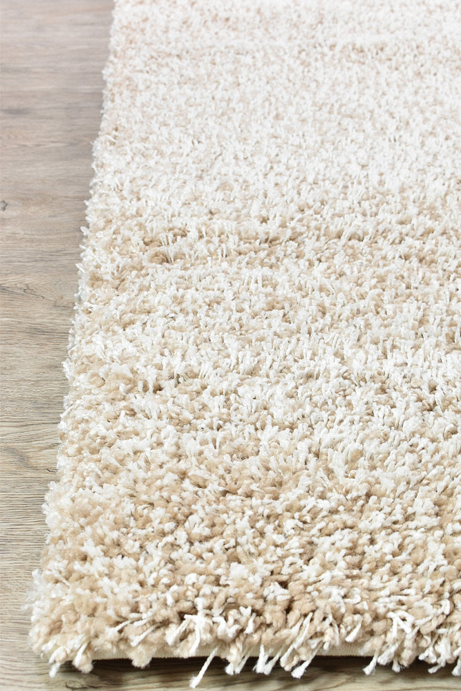 Soft and Dense Palma Beige Polypropylene Rug with 45mm Pile