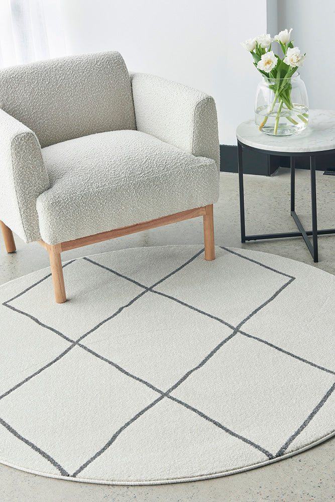 Power Loomed Polypropylene Paradise Lola Round Rug from Turkey