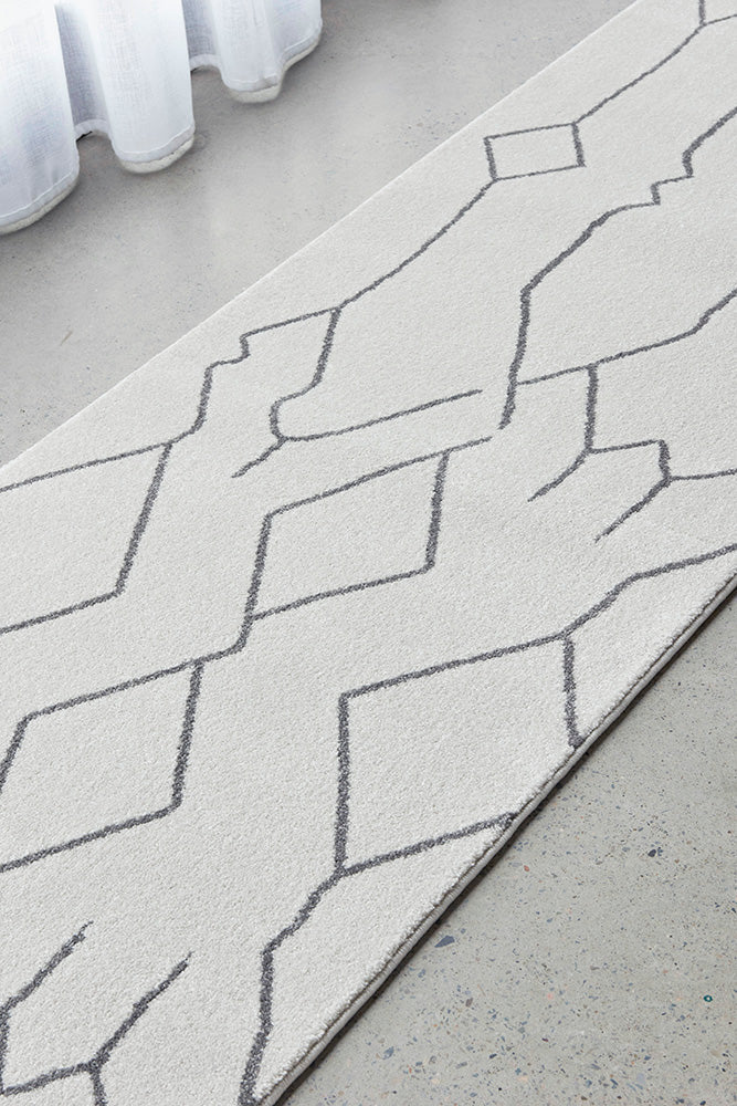 Grey Paradise Ivy Power - Loomed Runner Rug with 10mm Polypropylene Pile